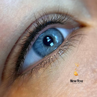 Close-up van permanente eyeliner resultaat